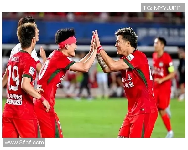 足球明星齐聚大连 探索城市魅力与足球未来的无限可能