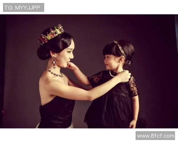 足球球星与家人甜蜜互动瞬间揭晓 爱与温馨背后的真情流露